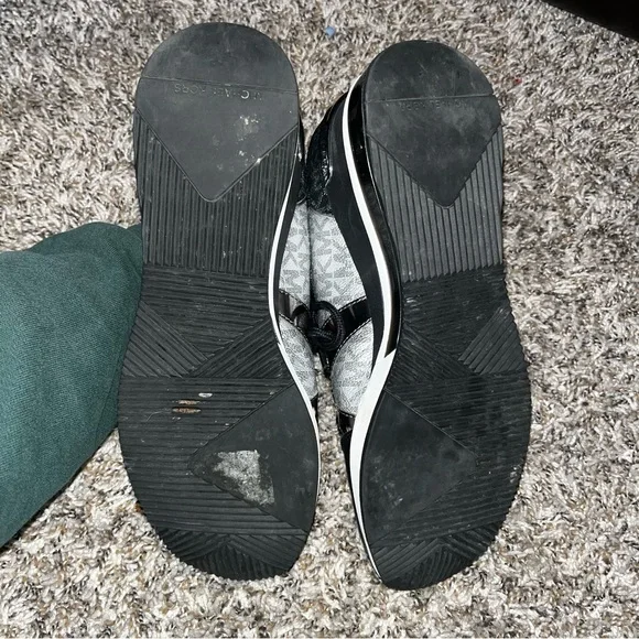 Women’s Michael Kors Lic Extreme Iconic Silver/Black/White Sneakers - Picture 4 of 4